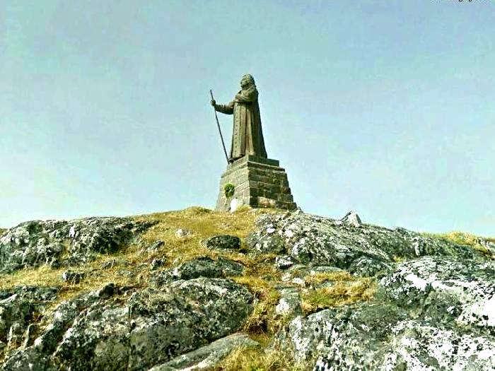 Памятник Хансу Эгеде в Нууке